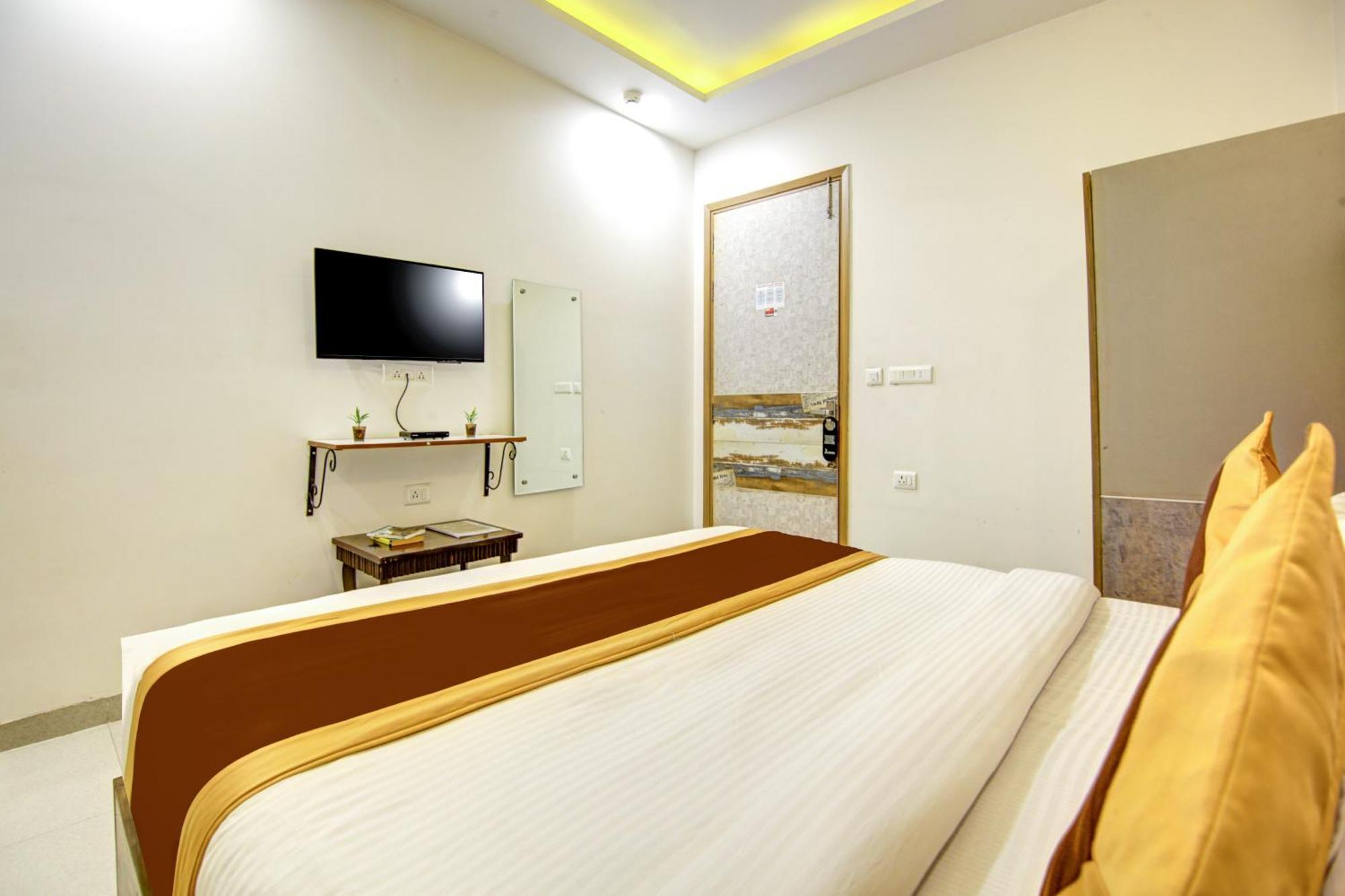 Gracious By Vishesh Hotels & Home Stay Nowe Delhi Zewnętrze zdjęcie